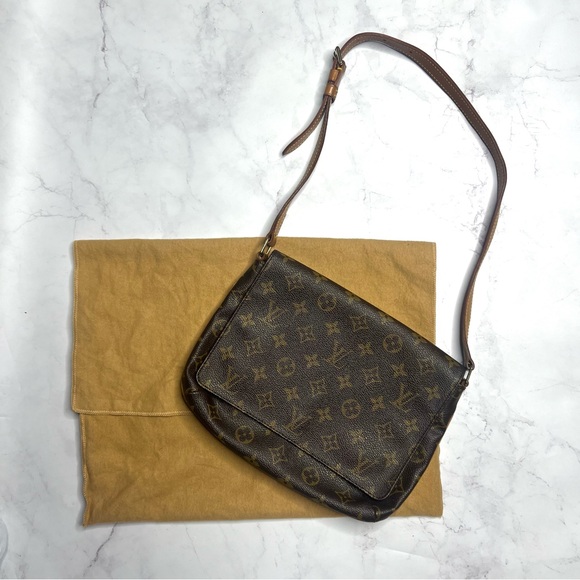 LOUIS VUITTON MONOGRAM MUSETTE TANGO SHORT SHOULDER BAG - Picture 2 of 10